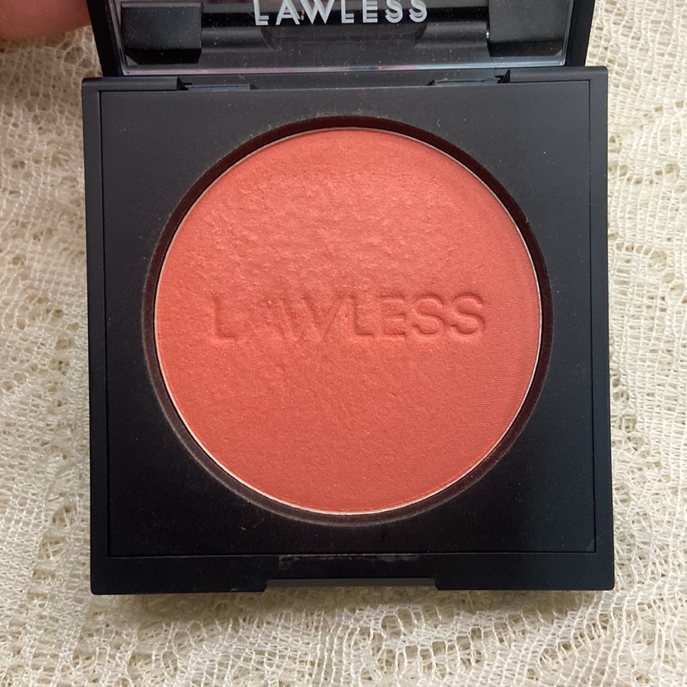Lawless Make me Blush “Angel Suede”